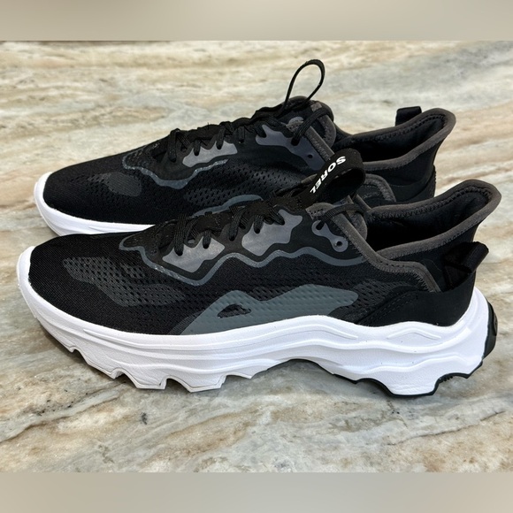 Women’s SOREL Kinetic Breakthru Day Lace Up sneakers- Black/white. Size 9.5 - Picture 2 of 10